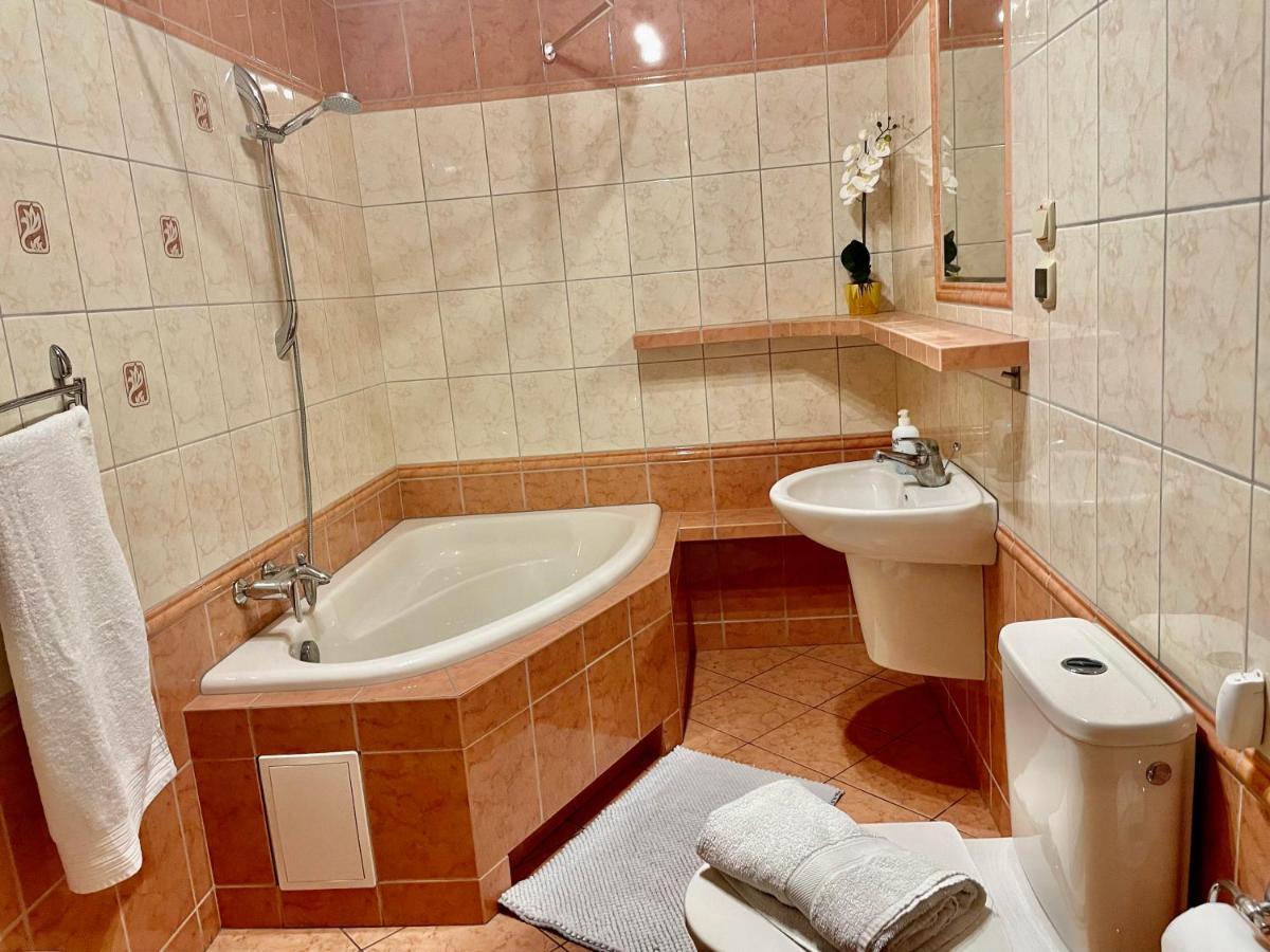 Warsaw Concierge Wola Ratusz Lägenhet Exteriör bild
